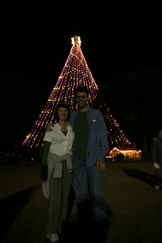 2007/12(December)/Trail-of-Lights/640x480_2007-12-21-Trail-of-Lights-12-Vanessa-Chris.JPG