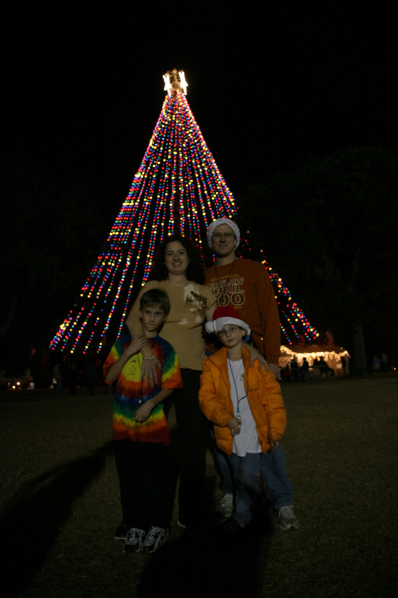 2007-12-21-Trail-of-Lights-06-Chance-Suzi-Travis-Dax.JPG