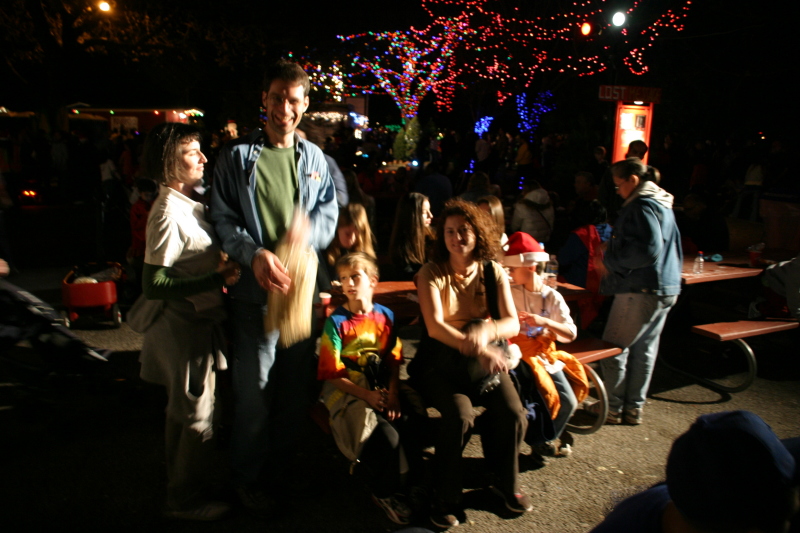 2007-12-21-Trail-of-Lights-25-Vanessa-Chris-Chance-Suzi-Dax.JPG
