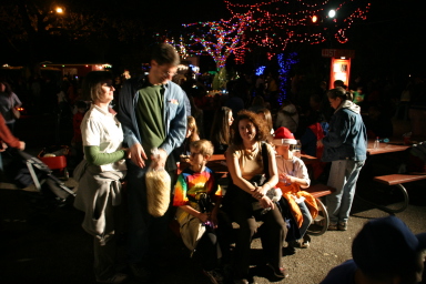2007-12-21-Trail-of-Lights-26-Vanessa-Chris-Chance-Suzi-Dax.JPG