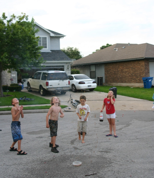 2007-07-04-51-Chance-Vale-Dax-Brittney-can-shot-up-from-diet-coke-GOOD.JPG
