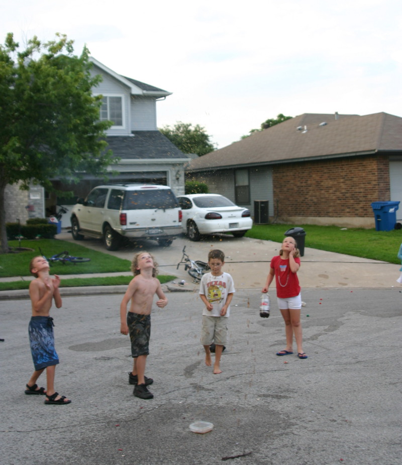 2007-07-04-51-Chance-Vale-Dax-Brittney-can-shot-up-from-diet-coke-GOOD.JPG