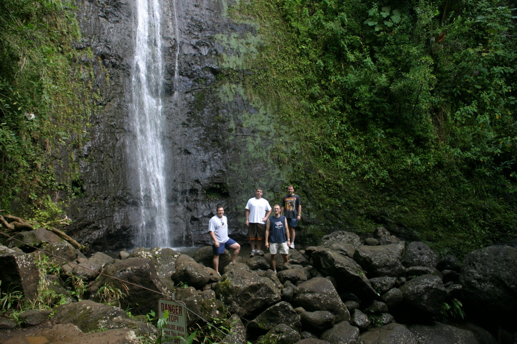 2008/01(January)/Hawaii/Best-of/1024x768_2008-01-12-Hawaii-Manoa-Trail-14-Steve-Bill-Travis-Rob-GOOD.JPG