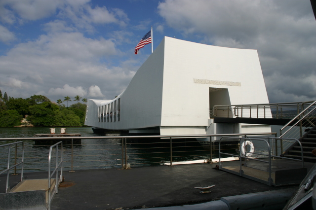 2008-01-11-Hawaii-Pearl-Harbor-08-USS-Arizona-GOOD.JPG