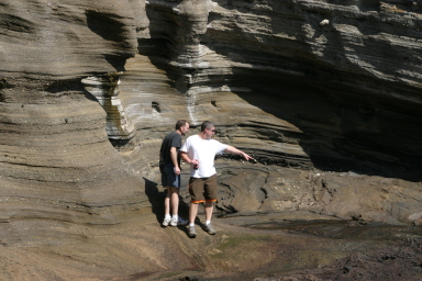 2008-01-12-Hawaii-Lava-Tube-03-Bill-Rob-GOOD.JPG
