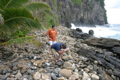 2008-01-17-American-Samoa-41-Steve-Bill-with-coconut-GOOD.JPG