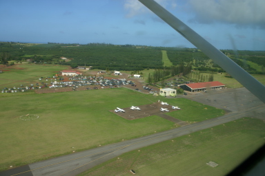 2008-01-19-Hawaii-Juanita-Cesna-077-airport-GOOD.JPG