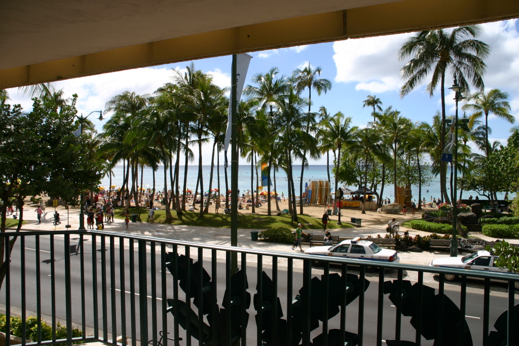 2008/01(January)/Hawaii/Jan04/1024x768_2008-01-04-Hawaii-04-view-from-Hyatt-lobby.JPG