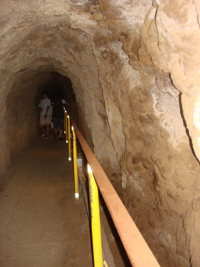 2008/01(January)/Hawaii/Jan04/640x480_2008-01-04-Hawaii-22-Diamond-Head.JPG