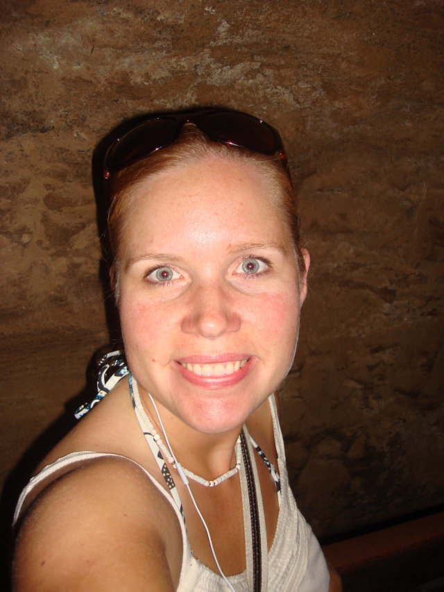 2008/01(January)/Hawaii/Jan04/640x480_2008-01-04-Hawaii-29-Diamond-Head-Livia.JPG