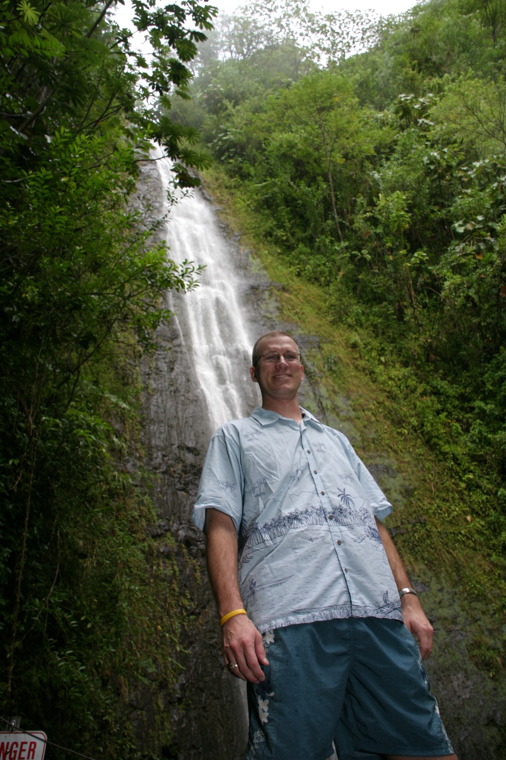 2008/01(January)/Hawaii/Jan05/1-Manoa-Falls/1024x768_2008-01-05-Hawaii-Manoa-Falls-34-Travis.JPG