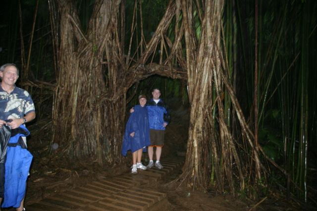 2008/01(January)/Hawaii/Jan05/1-Manoa-Falls/640x480_2008-01-05-Hawaii-Manoa-Falls-47-Livia-Bill.JPG