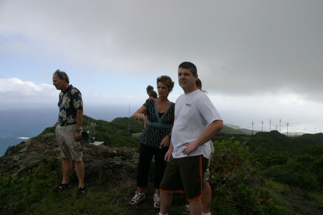 2008/01(January)/Hawaii/Jan05/2-Boys-ranch-hike/640x480_2008-01-05-Hawaii-Boys-Ranch-06-John-Sheryl-Bill.JPG