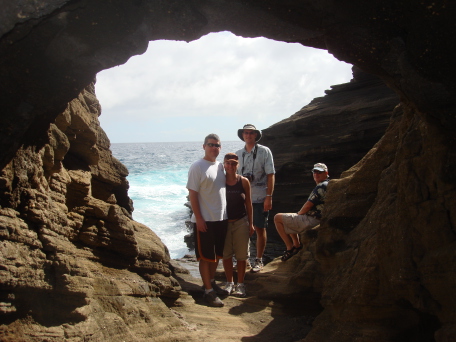 2008-01-05-Hawaii-Lava-Tube-37-Bill-Livia-Travis-John.JPG