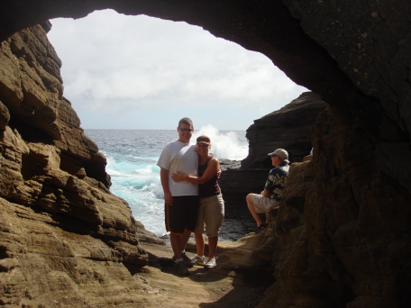 2008-01-05-Hawaii-Lava-Tube-38-Bill-Livia-John.JPG