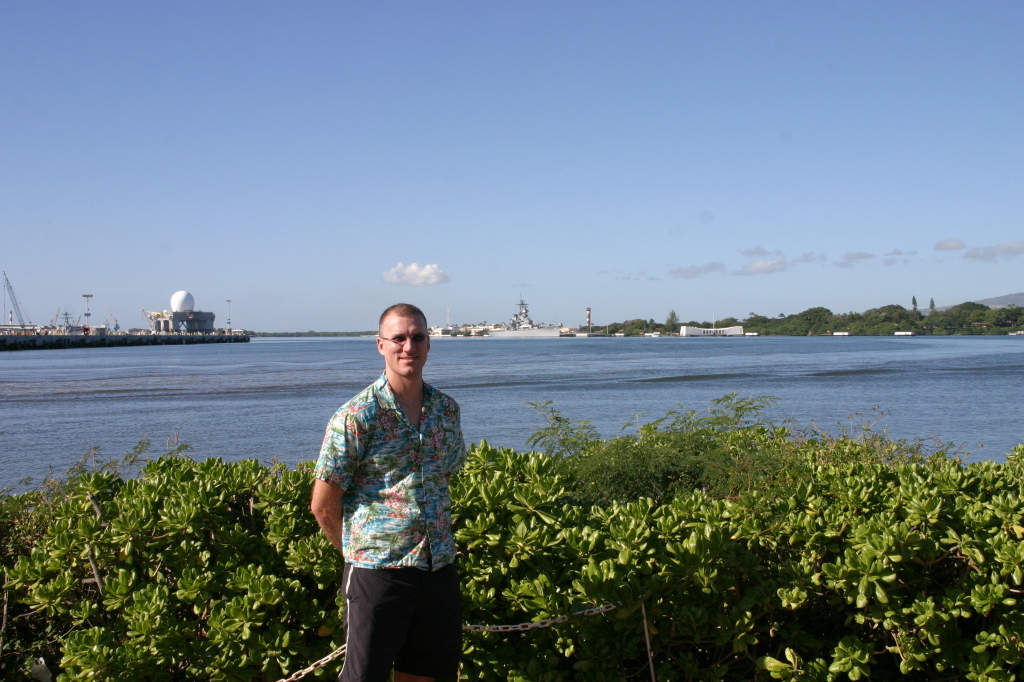 2008-01-06-Hawaii-Pearl-Harbor-11-Travis.JPG