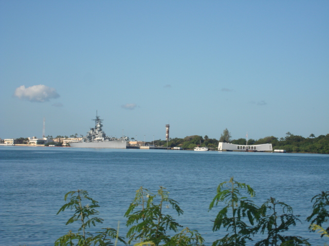 2008/01(January)/Hawaii/Jan06/1-Pearl-Harbor/2008-01-06-Hawaii-Pearl-Harbor-01-USS-Arizona.JPG
