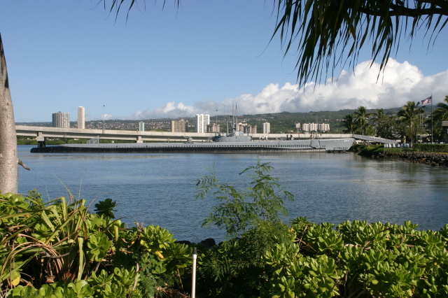 2008-01-06-Hawaii-Pearl-Harbor-03-submarine.JPG