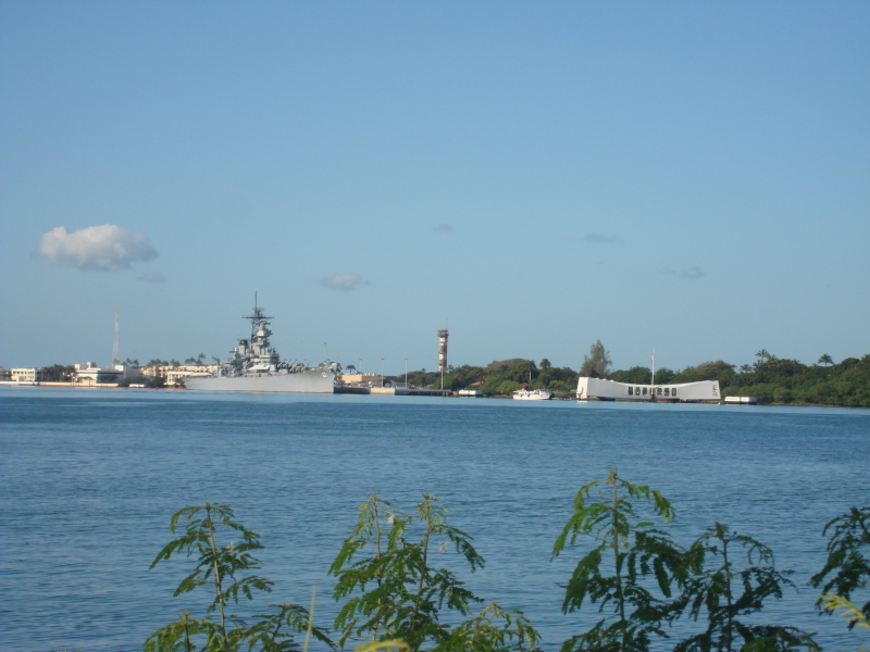 2008/01(January)/Hawaii/Jan06/1-Pearl-Harbor/2008-01-06-Hawaii-Pearl-Harbor-01-USS-Arizona.JPG