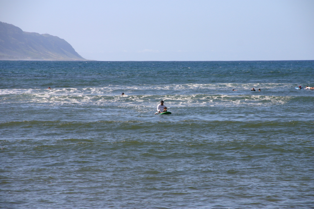 2008-01-06-Hawaii-surfing-16-father-son-pair.JPG