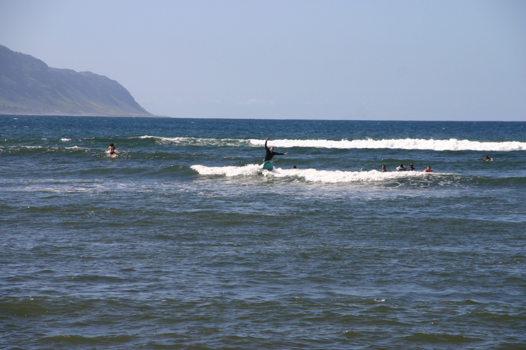 2008/01(January)/Hawaii/Jan06/3-Surfing/1024x768_2008-01-06-Hawaii-surfing-20-Travis-1st-attempt-ever.JPG