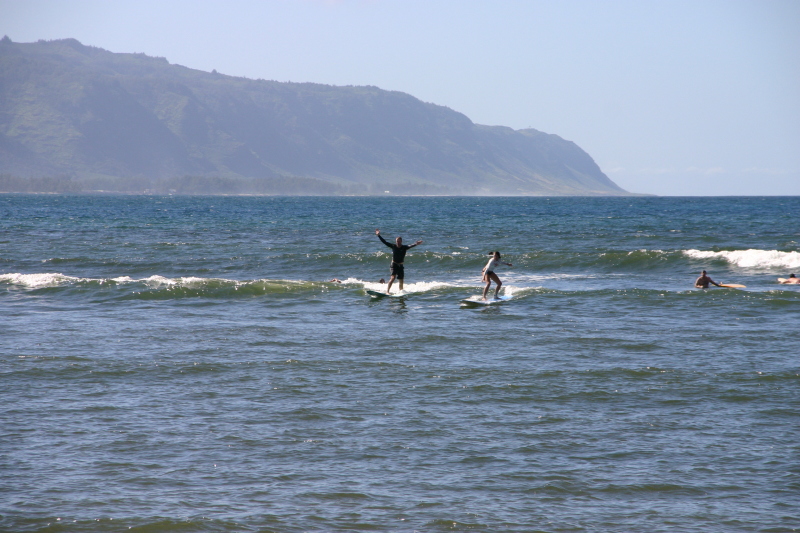 2008/01(January)/Hawaii/Jan06/3-Surfing/800x600_2008-01-06-Hawaii-surfing-39-Travis.JPG