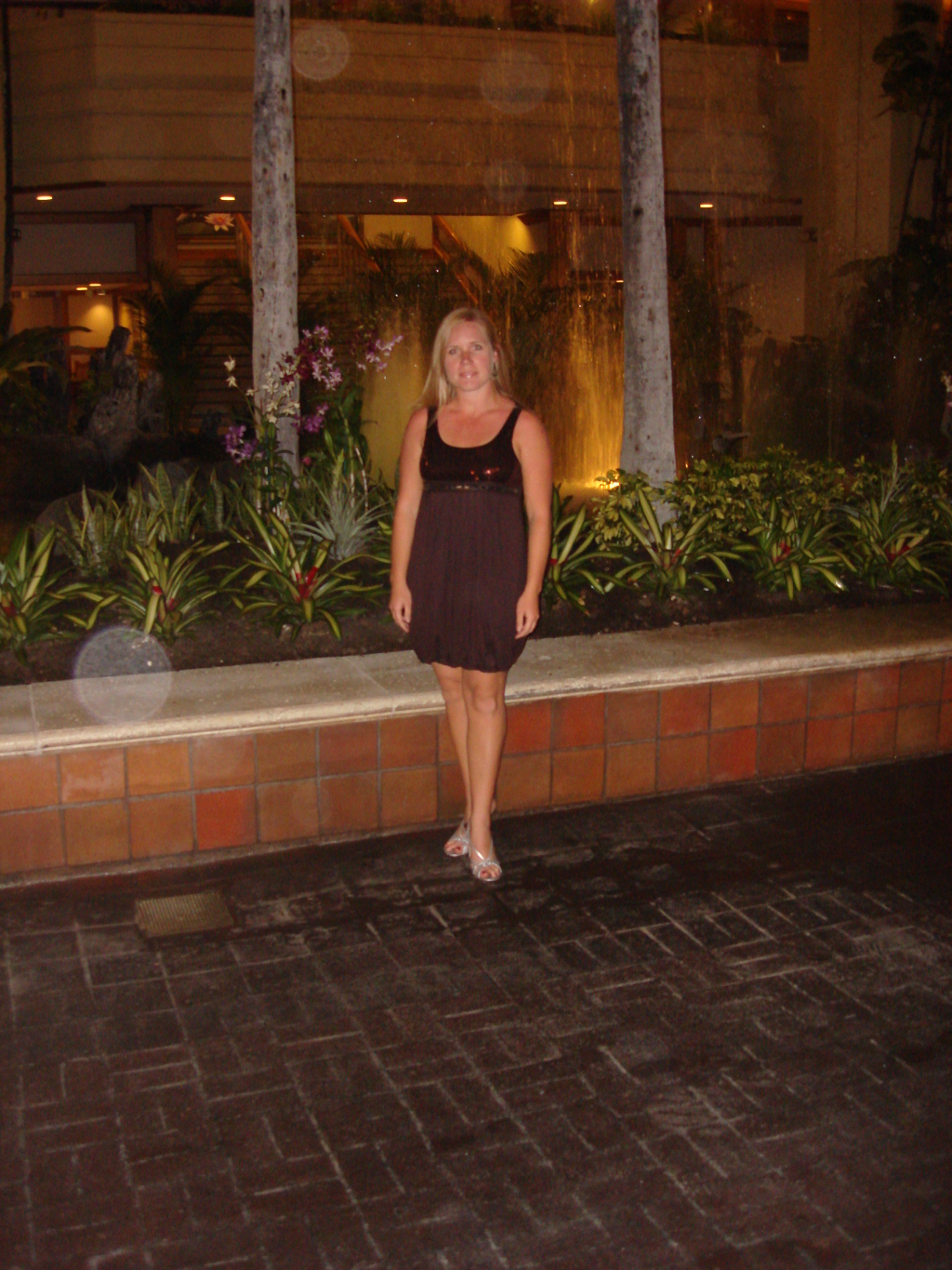2008/01(January)/Hawaii/Jan07/Livias-Day-Out/1024x768_2008-01-07-Hawaii-59-Date-night-Livia.JPG