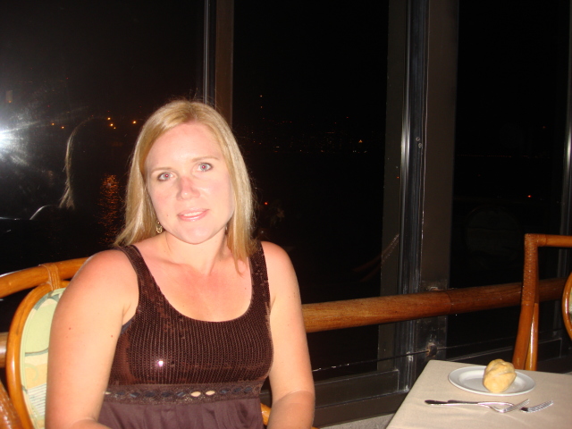 2008/01(January)/Hawaii/Jan07/Livias-Day-Out/640x480_2008-01-07-Hawaii-56-Date-night-Livia.JPG