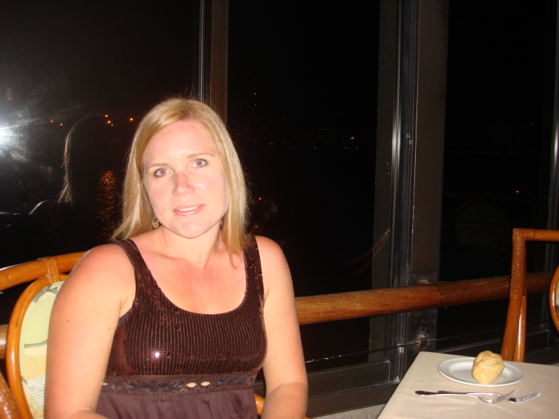 2008/01(January)/Hawaii/Jan07/Livias-Day-Out/800x600_2008-01-07-Hawaii-56-Date-night-Livia.JPG