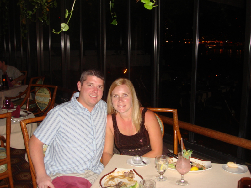 2008/01(January)/Hawaii/Jan07/Livias-Day-Out/800x600_2008-01-07-Hawaii-57-Date-night-Livia-Bill.JPG