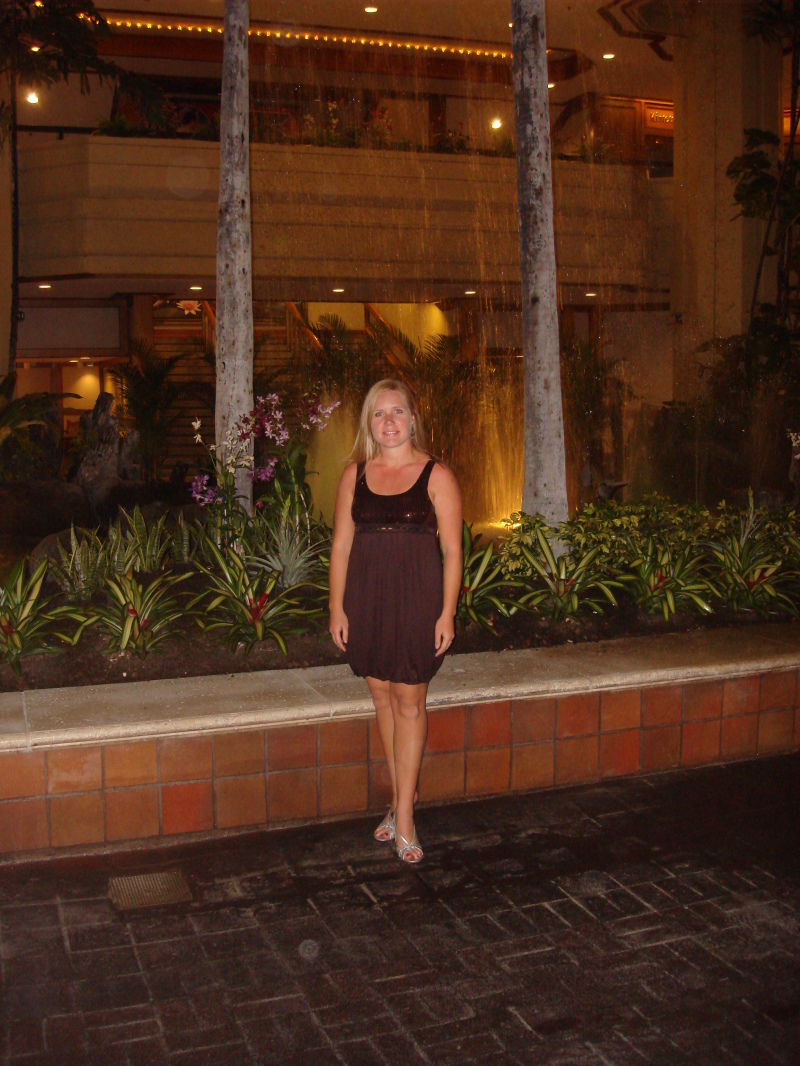 2008/01(January)/Hawaii/Jan07/Livias-Day-Out/800x600_2008-01-07-Hawaii-60-Date-night-Livia.JPG