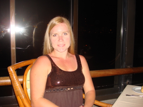 2008-01-07-Hawaii-55-Date-night-Livia.JPG