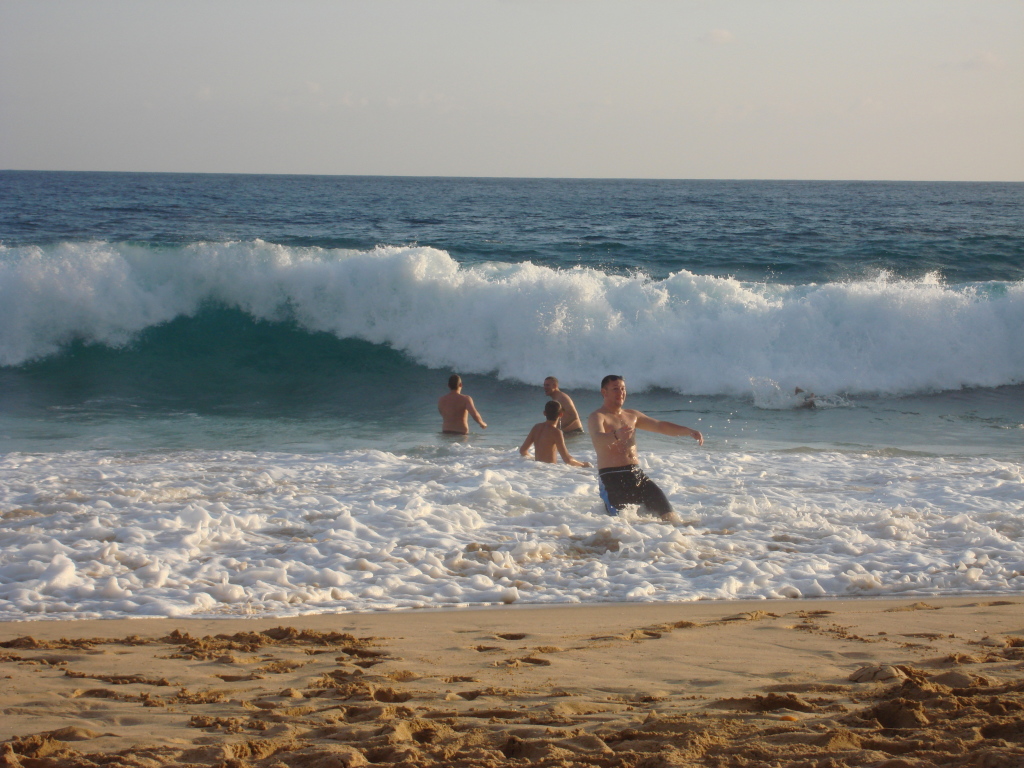 2008/01(January)/Hawaii/Jan08/Sandy-Beach/1024x768_2008-01-08-Hawaii-12-Sandy-Beach-Bill-Travis.JPG