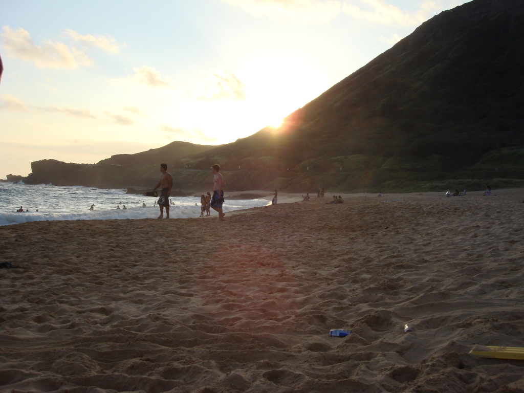 2008/01(January)/Hawaii/Jan08/Sandy-Beach/1024x768_2008-01-08-Hawaii-22-Sandy-Beach-sunset.JPG