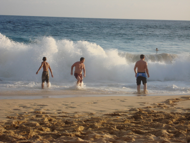 2008/01(January)/Hawaii/Jan08/Sandy-Beach/640x480_2008-01-08-Hawaii-14-Sandy-Beach-Bill.JPG