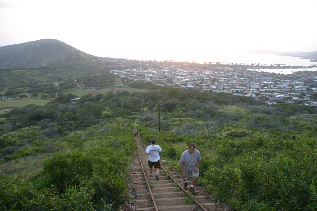 2008/01(January)/Hawaii/Jan09/1024x768_2008-01-09-Hawaii-KoKo-Crater-40-Bill.JPG
