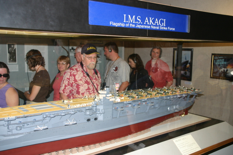2008/01(January)/Hawaii/Jan11/1-Pearl-Harbor/800x600_2008-01-11-Hawaii-Pearl-Harbor-02-IMS-Agagi-Japanese-ship-model.JPG