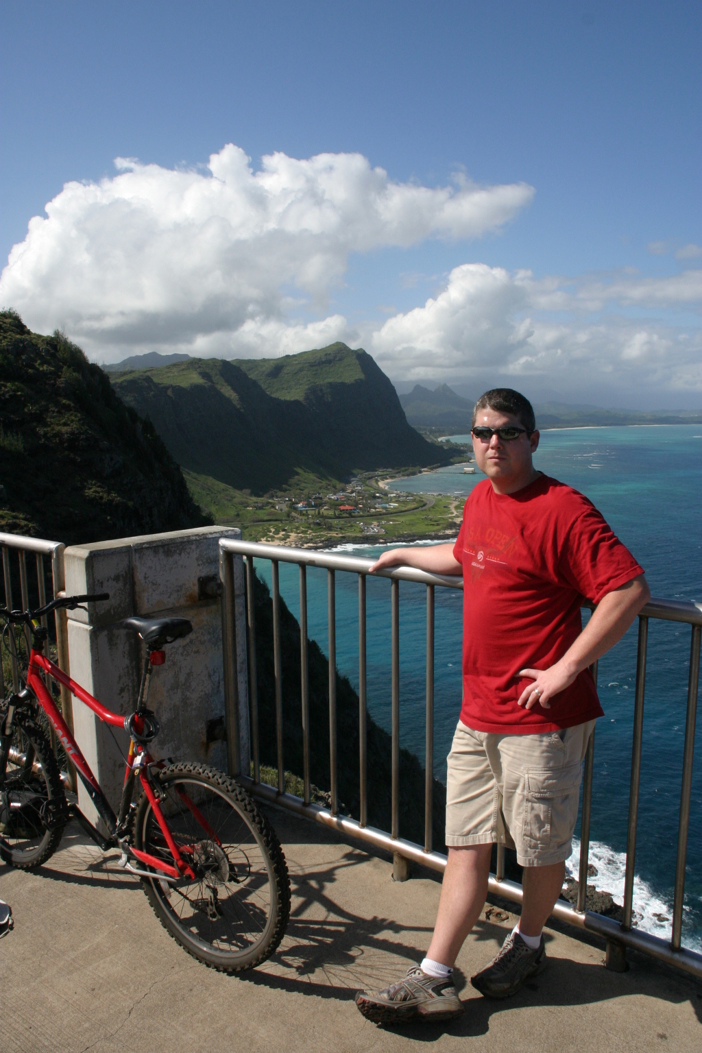 2008/01(January)/Hawaii/Jan11/2-LightHouse-Road/1024x768_2008-01-11-Hawaii-Lighthouse-Road-14-Bill.JPG