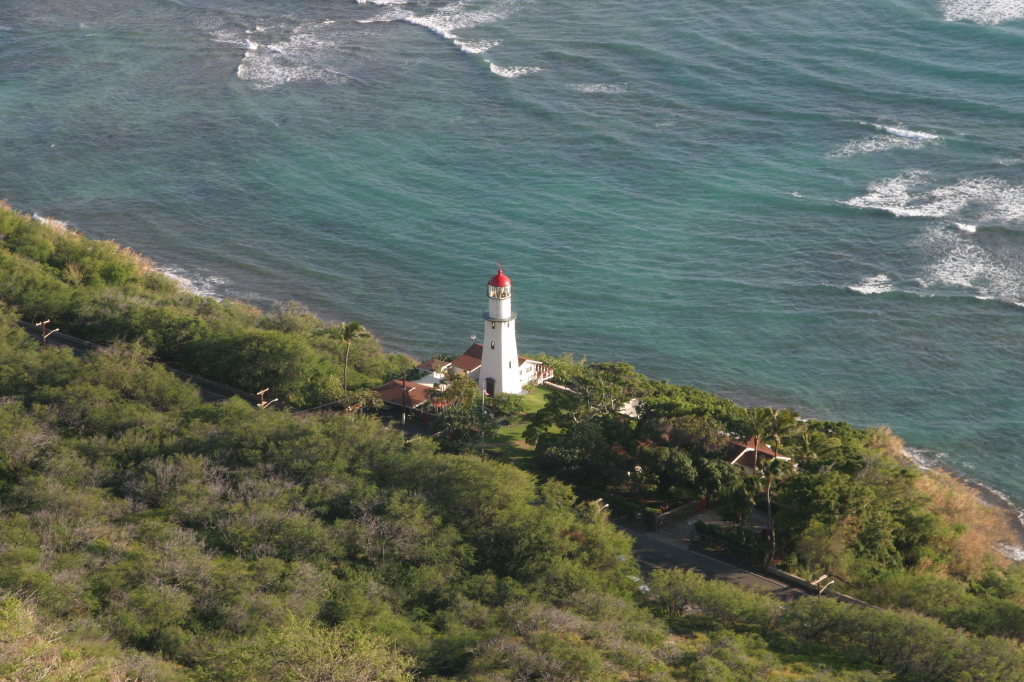 2008/01(January)/Hawaii/Jan11/3-Diamond-Head-Crater/1024x768_2008-01-11-Hawaii-Diamond-Head-Crater-08-lighthouse.JPG