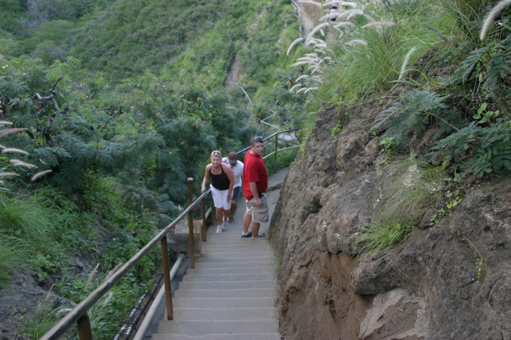 2008-01-11-Hawaii-Diamond-Head-Crater-26-Bill.JPG