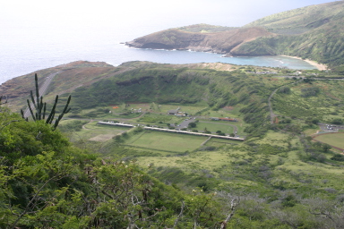 2008-01-12-Hawaii-KoKo-Crater-04-shooting-range.JPG