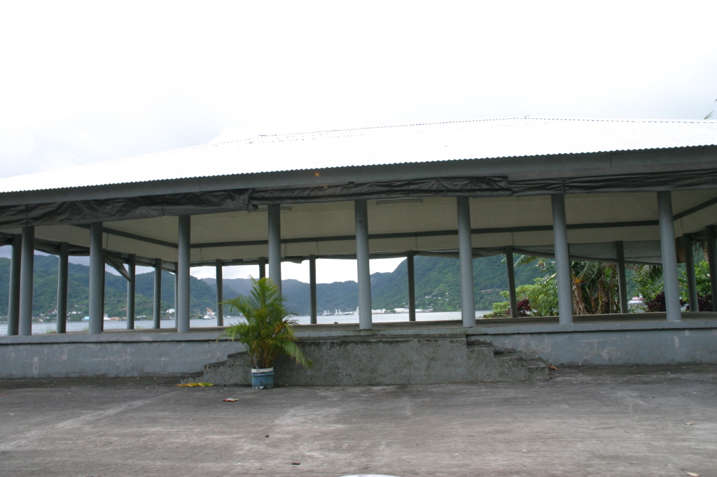 2008/01(January)/Hawaii/Jan16-American-Samoa/Driving/1024x768_2008-01-16-American-Samoa-11-Fale.JPG