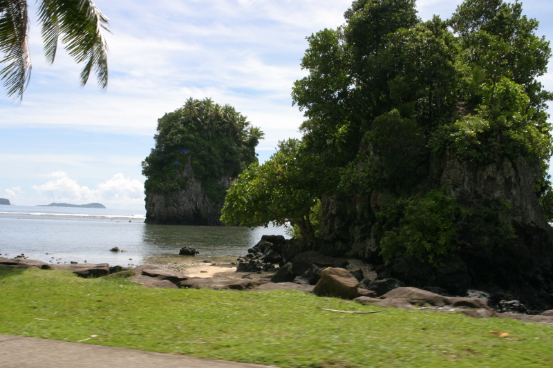 2008/01(January)/Hawaii/Jan16-American-Samoa/Driving/800x600_2008-01-16-American-Samoa-09-Island.JPG