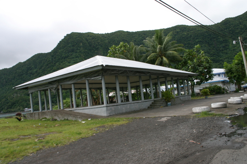 2008/01(January)/Hawaii/Jan16-American-Samoa/Driving/800x600_2008-01-16-American-Samoa-12-Fale-GOOD.JPG