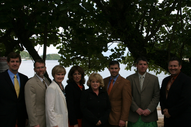 2008/01(January)/Hawaii/Jan16-American-Samoa/LavaLava/800x600_2008-01-16-American-Samoa-LavaLava-06-Rick-Rob-Juanita-Lydia-Belinda-Jason-Bill-Steve-before.JPG
