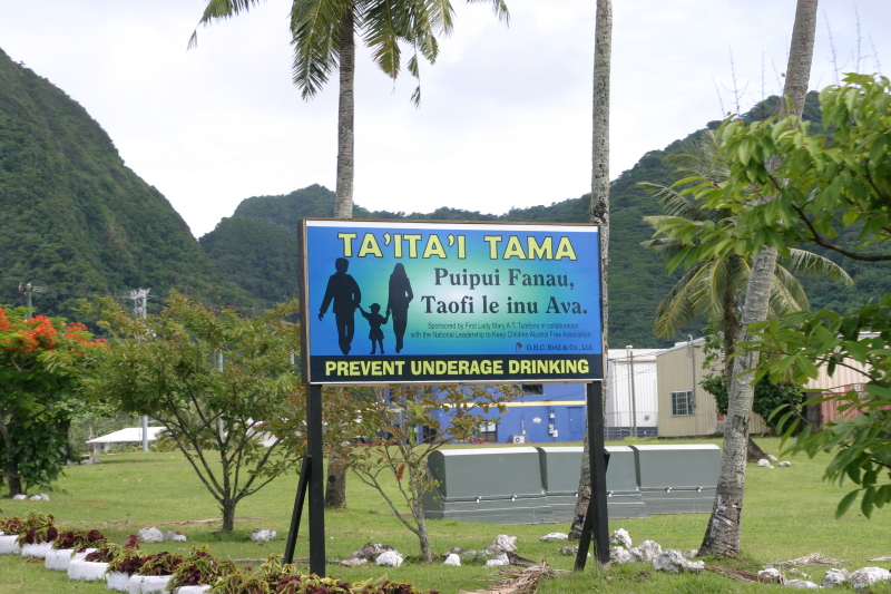 2008/01(January)/Hawaii/Jan16-American-Samoa/Signs/800x600_2008-01-16-American-Samoa-Signs-04.JPG