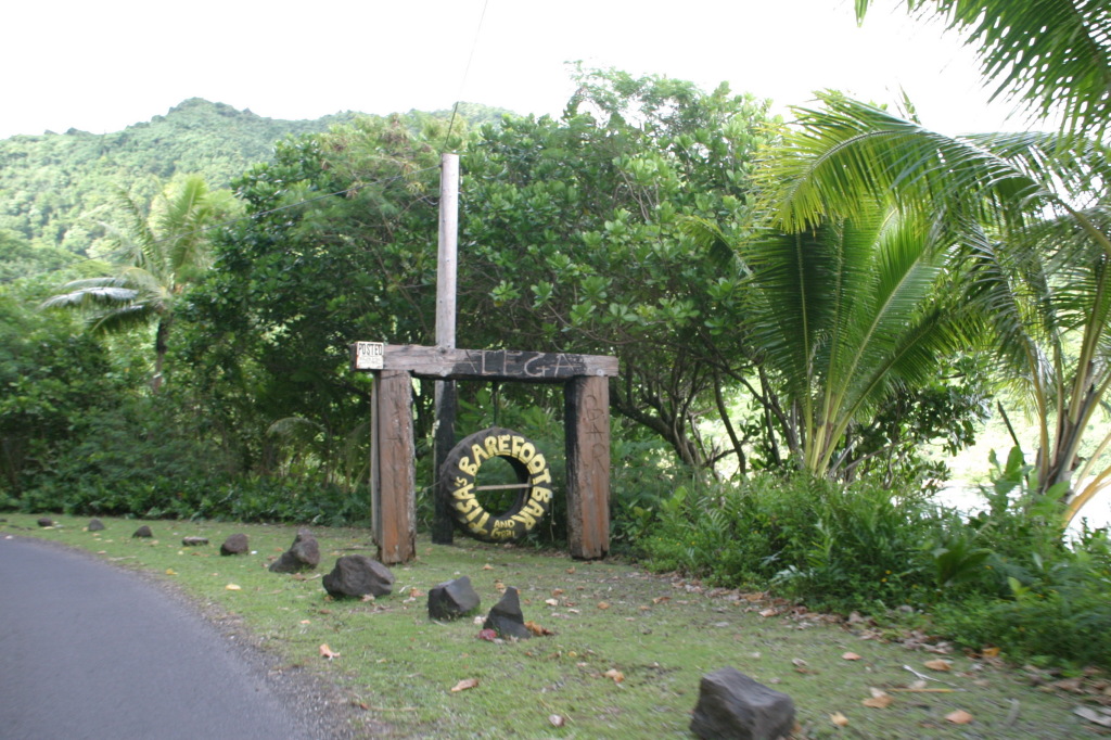 2008/01(January)/Hawaii/Jan16-American-Samoa/Tisas-Barefoot-Bar/2008-01-16-Tisas-Barefoot-Bar-01.JPG