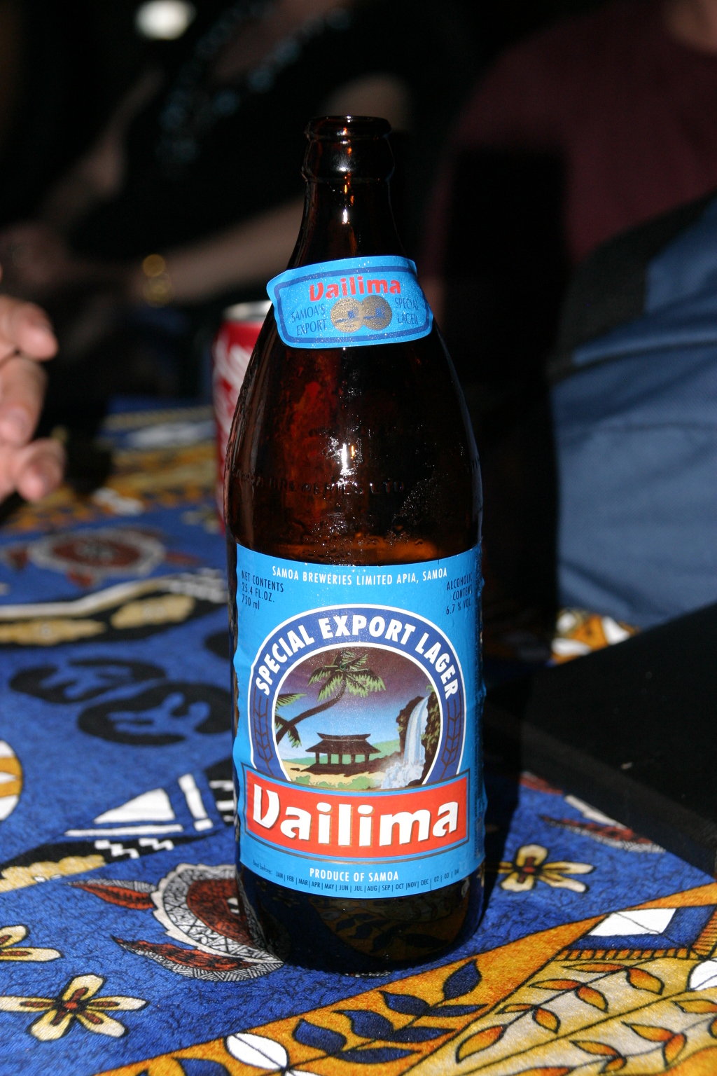 2008-01-16-Tisas-Barefoot-Bar-33-Vailima-beer.JPG