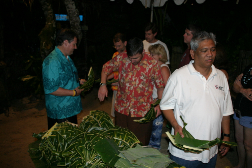 2008-01-16-Tisas-Barefoot-Bar-44-UMU-feast-Steve-Jason.JPG