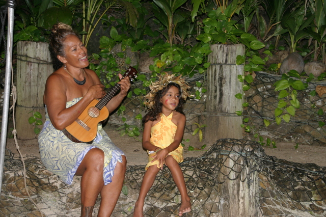 2008-01-16-Tisas-Barefoot-Bar-53-Ukelele-granddaughters-dancing.JPG